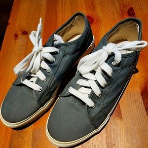 Brand new olive green Ethletic canvas shoes - size 9 - vegan